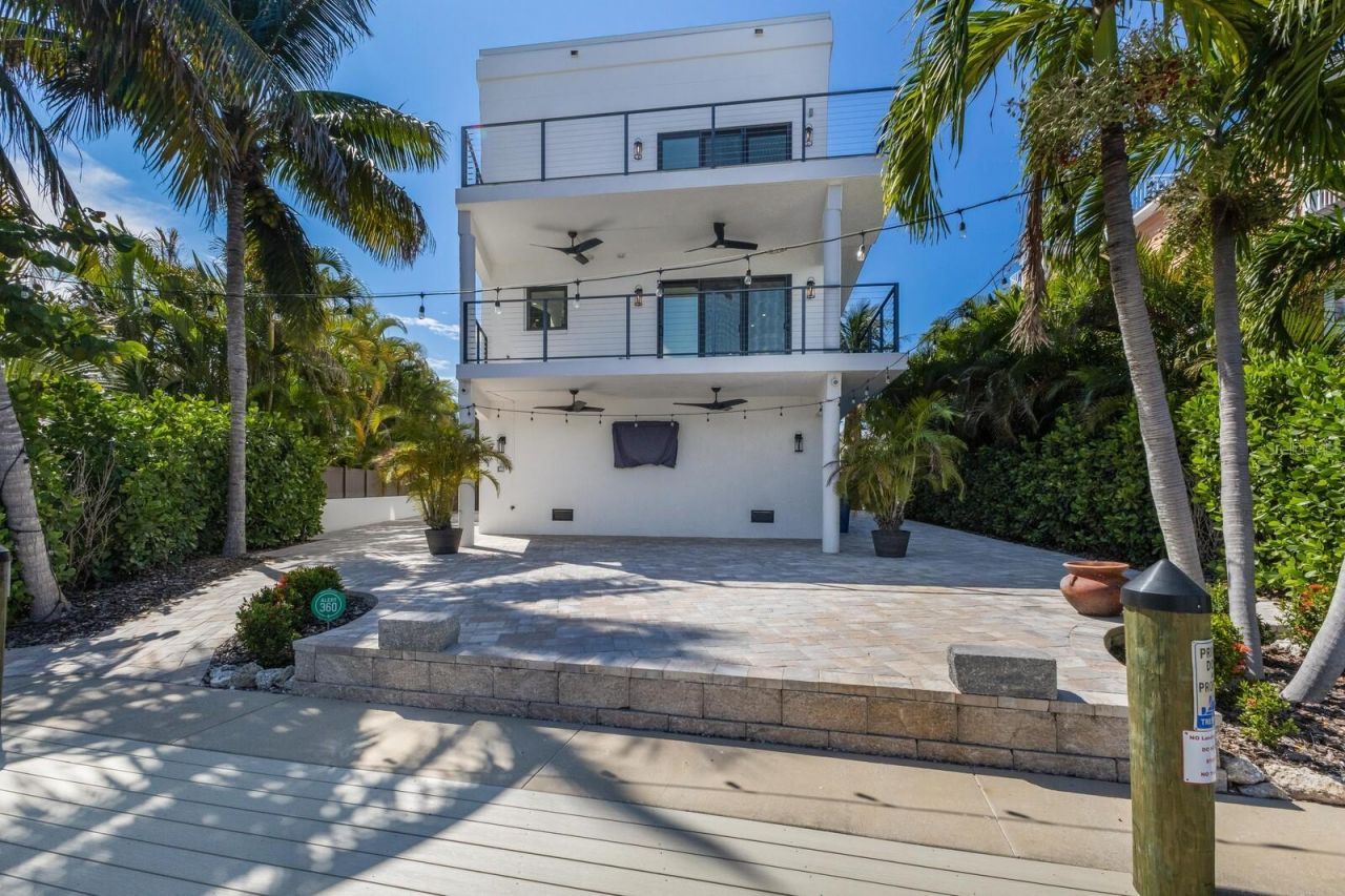 201 N Harbor Drive, Holmes Beach, FL 34217 Photo