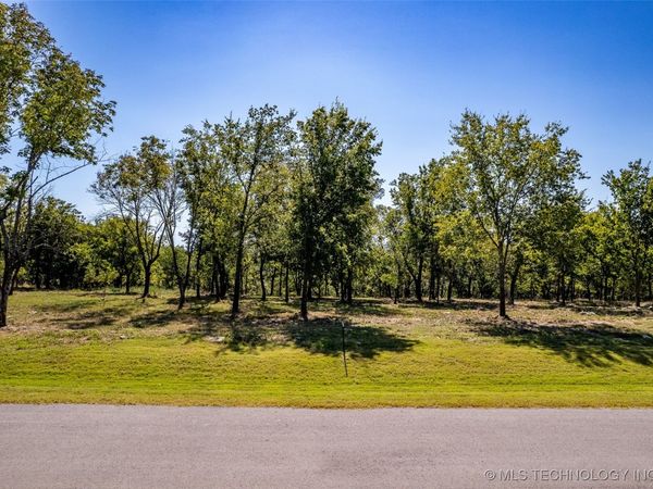 5865 N Eagle Road , Owasso, OK 74055