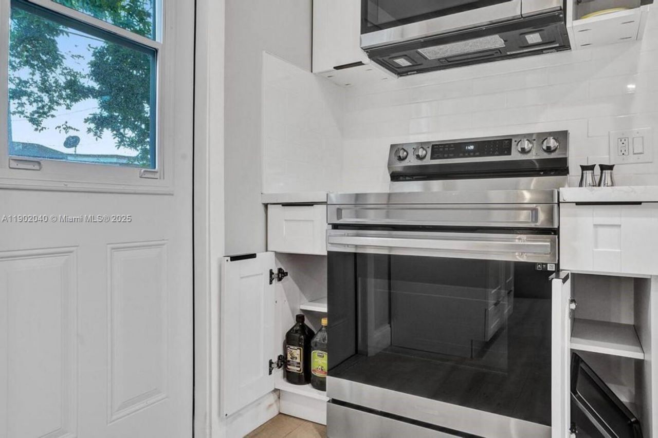 1573 NE 30th Ct, Pompano Beach, FL 33064 Photo