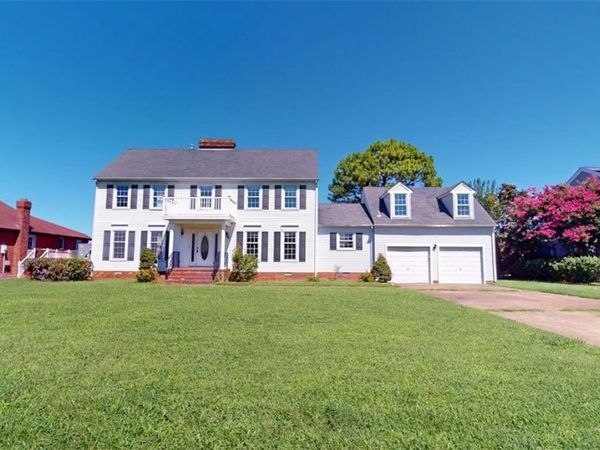 8 White House Drive, Poquoson, VA 23662