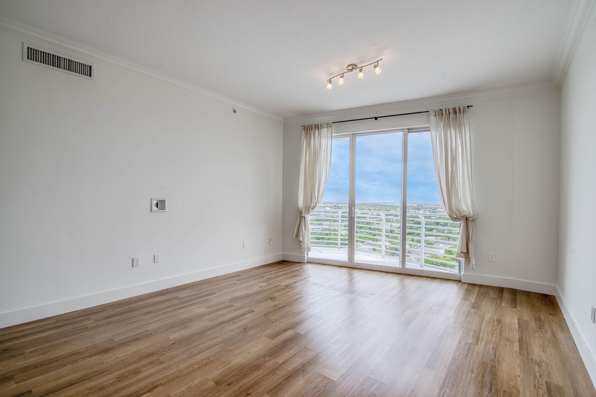 1551 N Flagler Drive, Unit Ph8, West Palm Beach, FL 33401 Photo