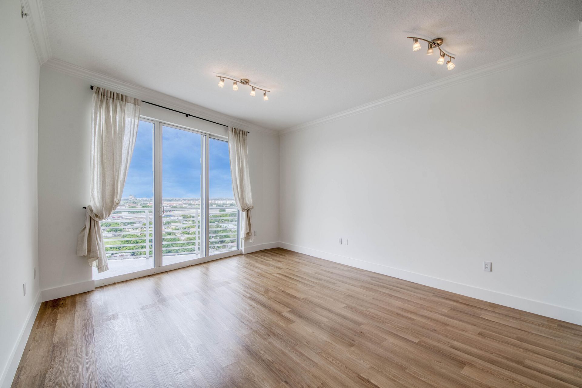 1551 N Flagler Drive, Unit Ph8, West Palm Beach, FL 33401 Photo