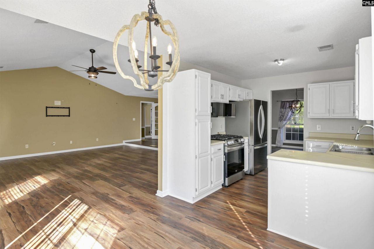 101 Grinders Mill Road Photo 10