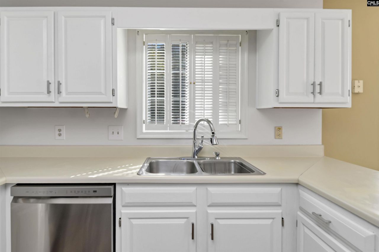 101 Grinders Mill Road Photo 16