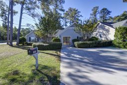 101 Grinders Mill Road photo 4