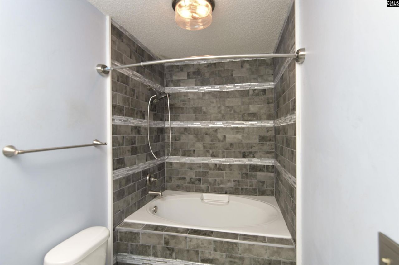 101 Grinders Mill Road Photo 24