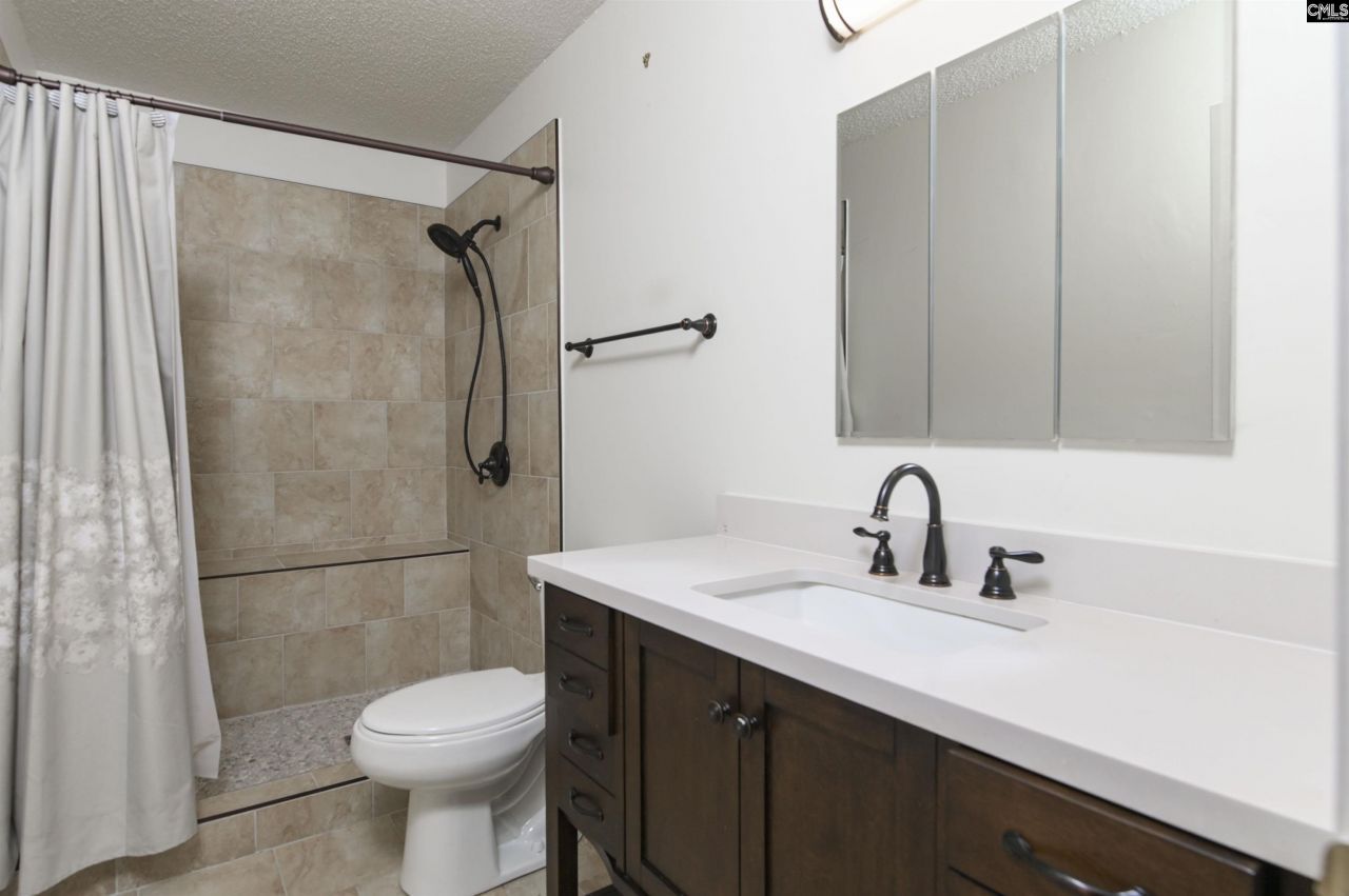 101 Grinders Mill Road Photo 25