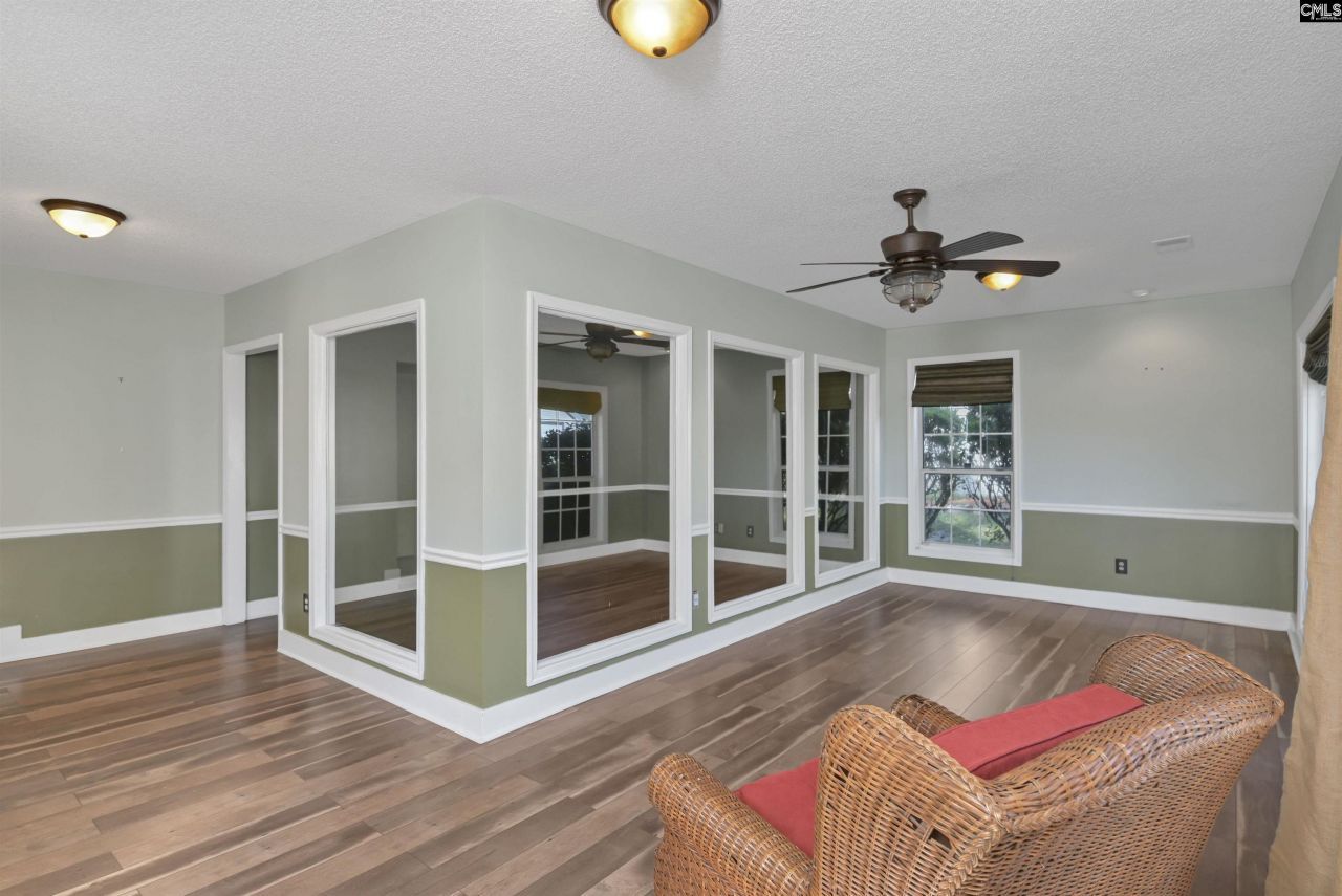 101 Grinders Mill Road Photo 28