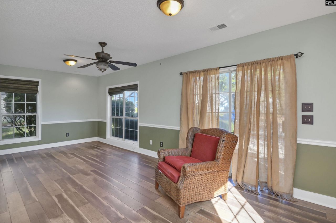 101 Grinders Mill Road Photo 30