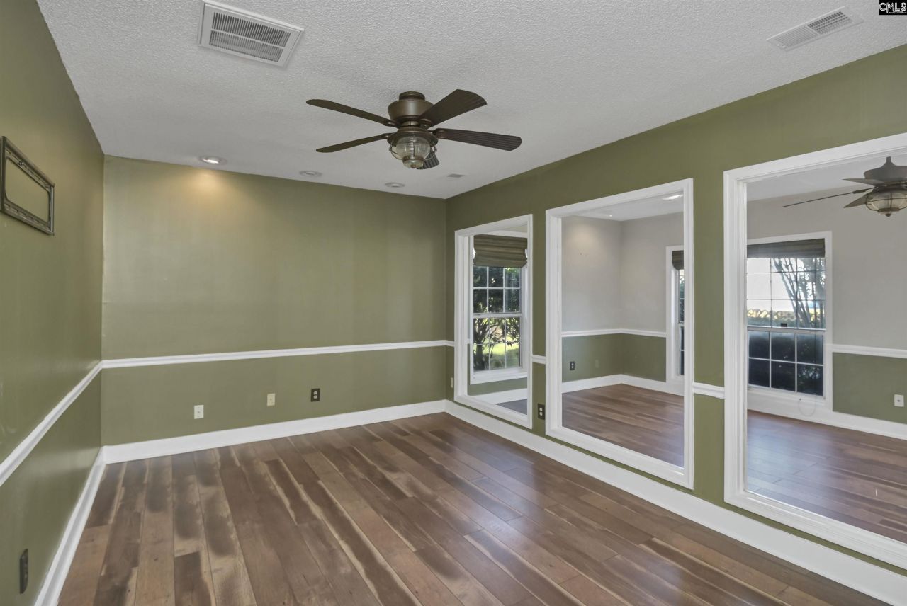 101 Grinders Mill Road Photo 32