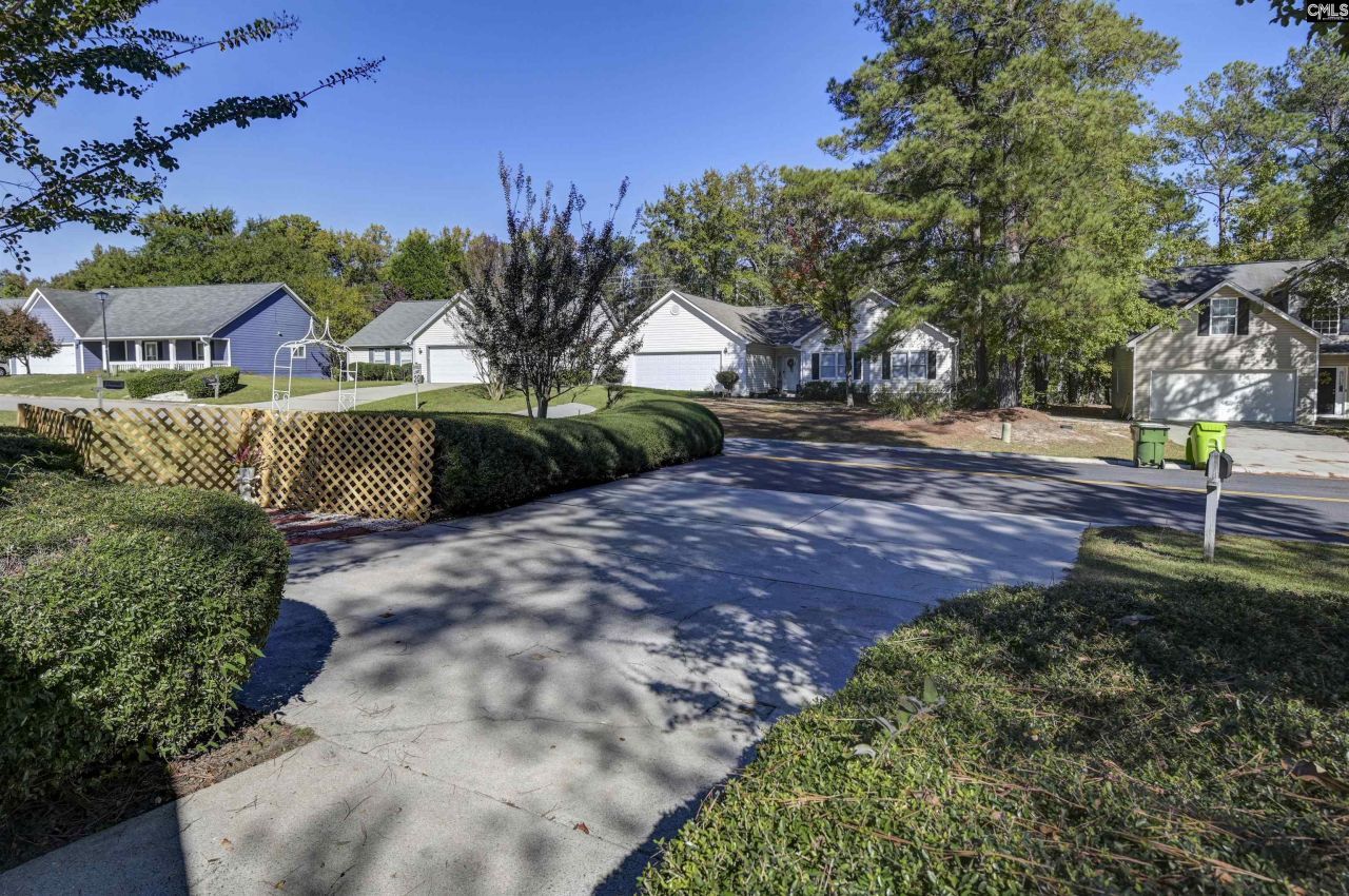 101 Grinders Mill Road Photo 40