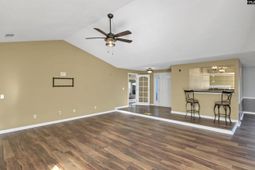 101 Grinders Mill Road photo 4