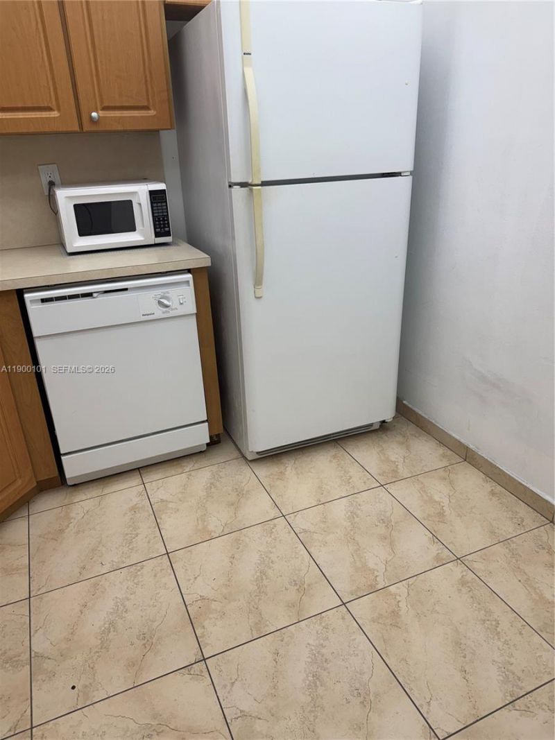 851 Three Islands Blvd, Unit 117, Hallandale Beach, FL 33009 Photo