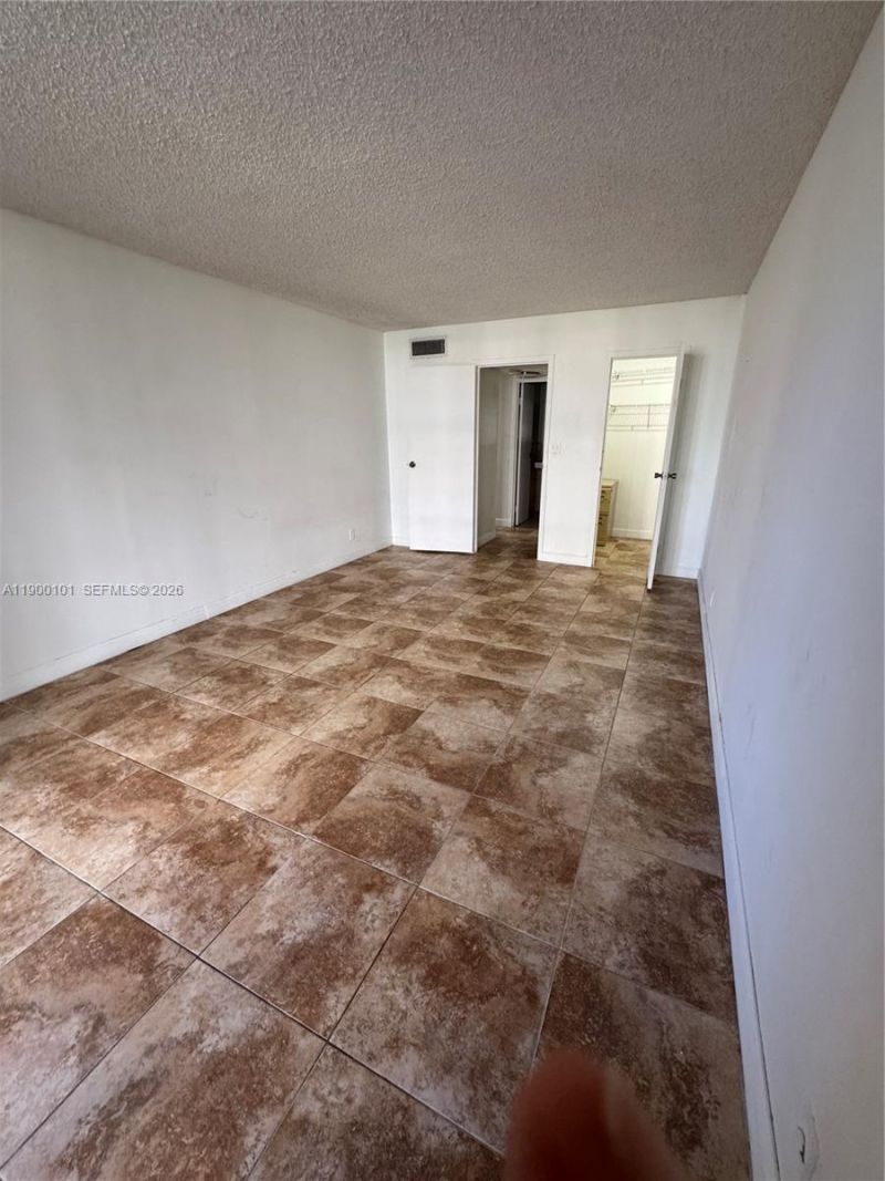 851 Three Islands Blvd, Unit 117, Hallandale Beach, FL 33009 Photo