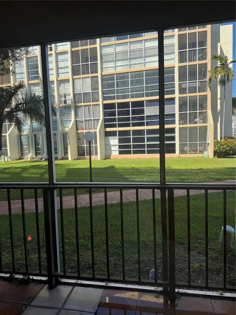 851 Three Islands Blvd, Unit 117, Hallandale Beach, FL 33009 Photo