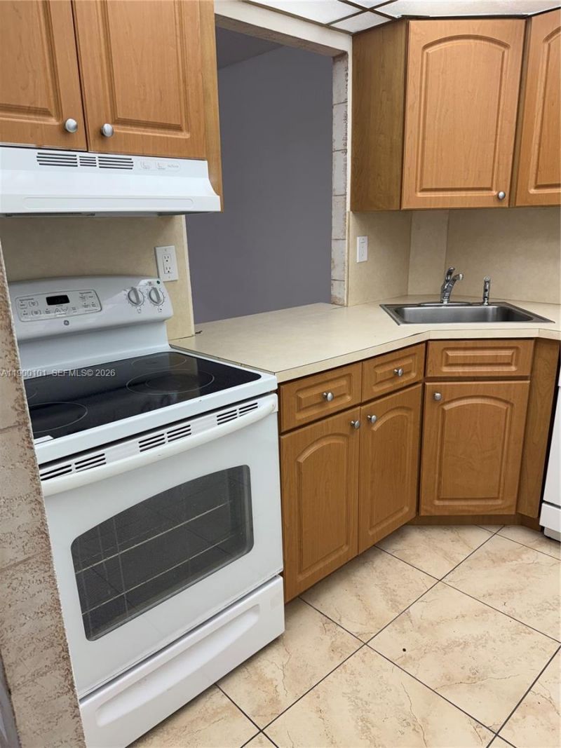 851 Three Islands Blvd, Unit 117, Hallandale Beach, FL 33009 Photo