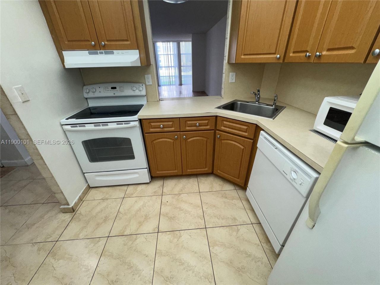 851 Three Islands Blvd, Unit 117, Hallandale Beach, FL 33009 Photo