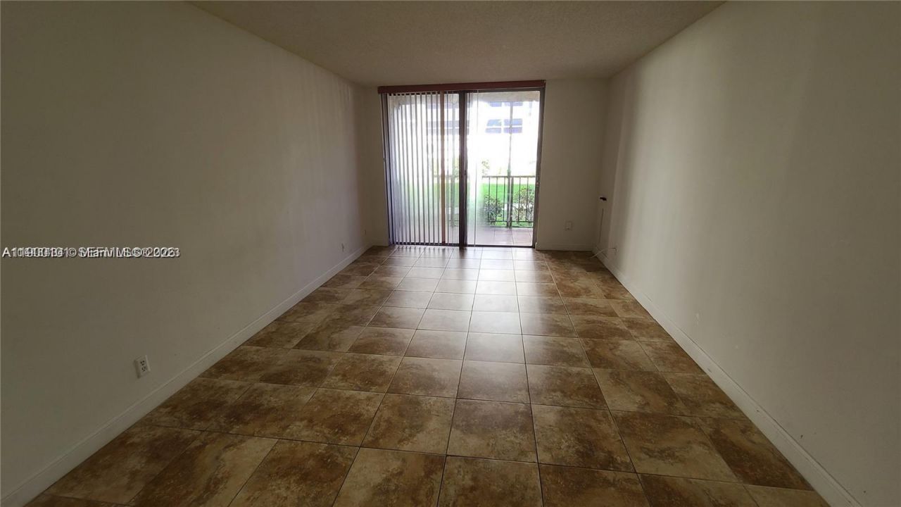 851 Three Islands Blvd, Unit 117, Hallandale Beach, FL 33009 Photo