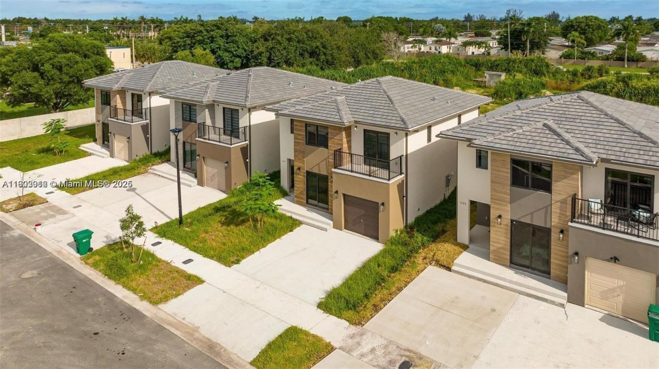 1119 NW 1st St, Florida City, FL 33034 Main Photo