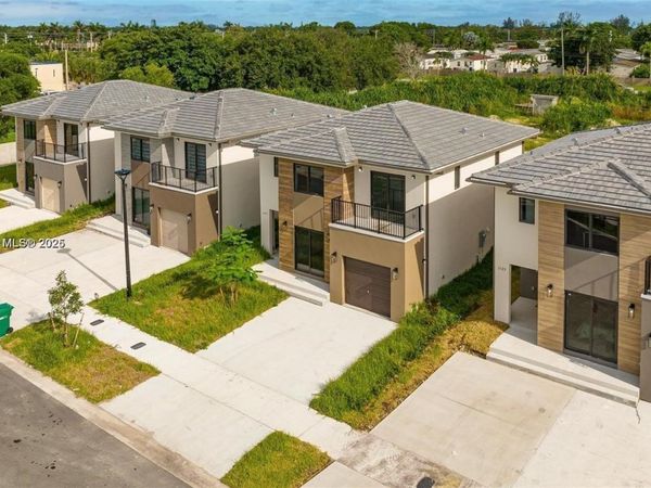 1119 NW 1st St, Florida City, FL 33034