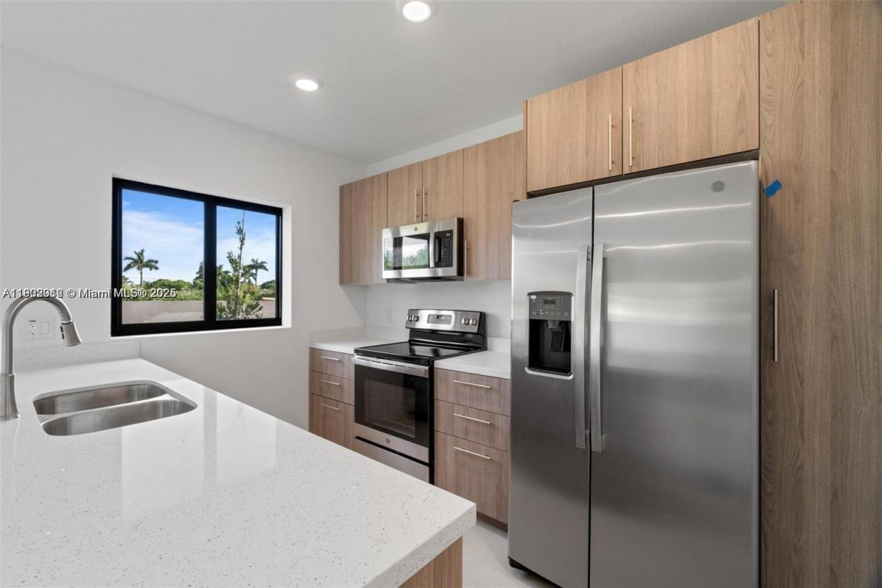 1119 NW 1st St, Florida City, FL 33034 Photo