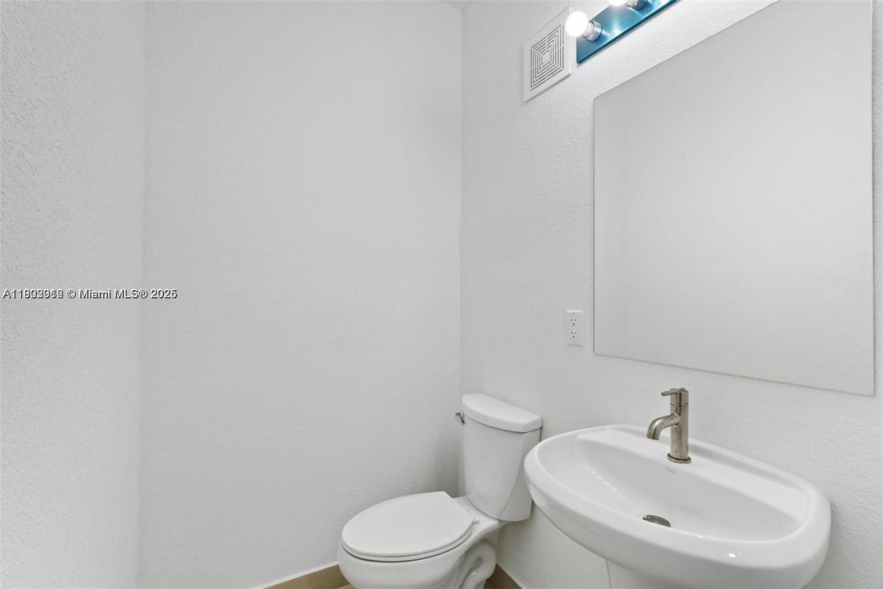 1119 NW 1st St, Florida City, FL 33034 Photo