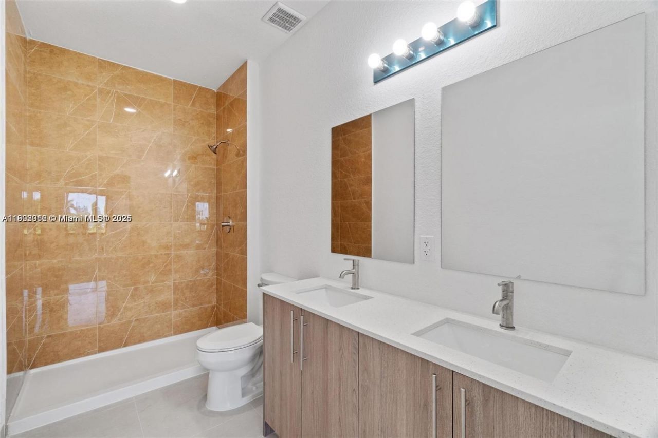 1119 NW 1st St, Florida City, FL 33034 Photo