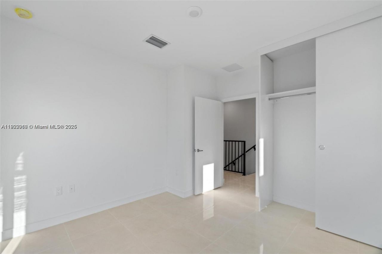 1119 NW 1st St, Florida City, FL 33034 Photo