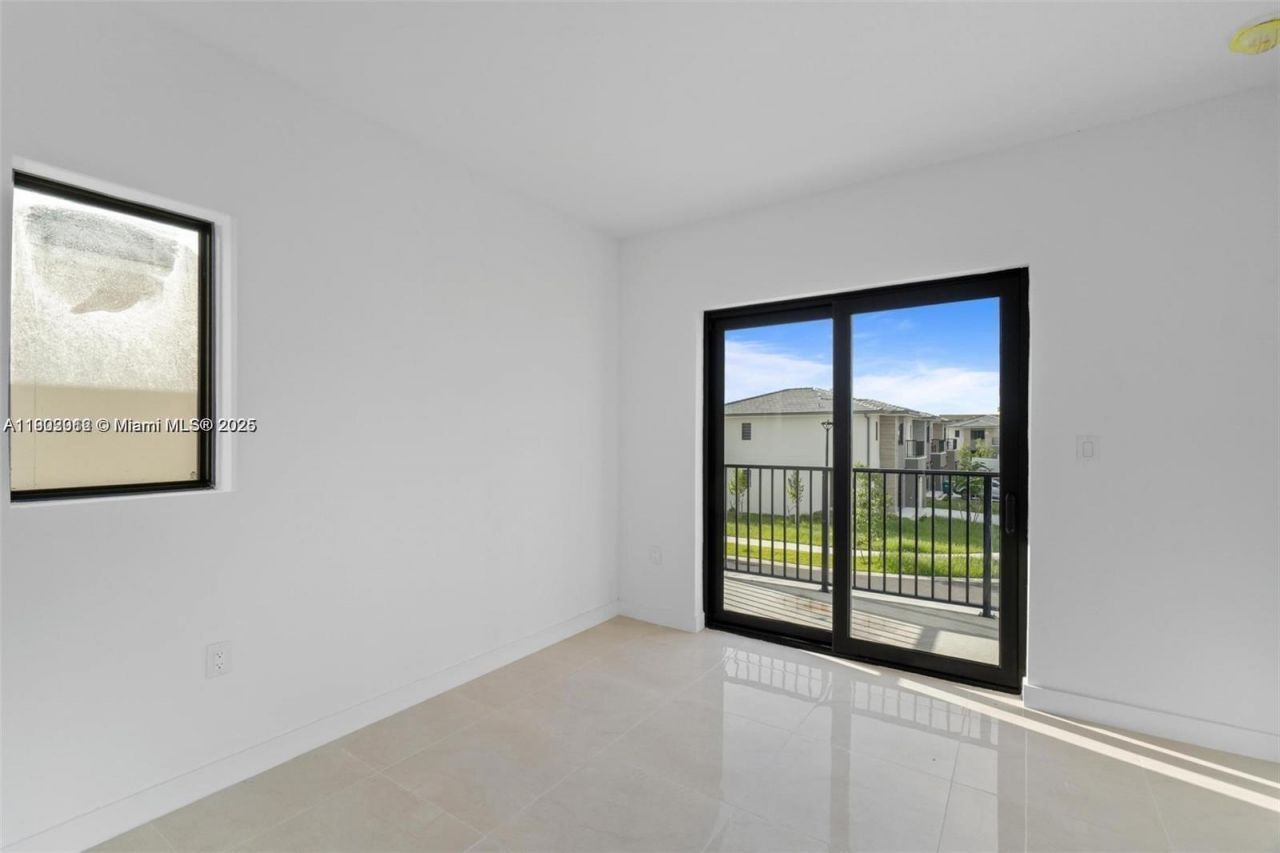 1119 NW 1st St, Florida City, FL 33034 Photo