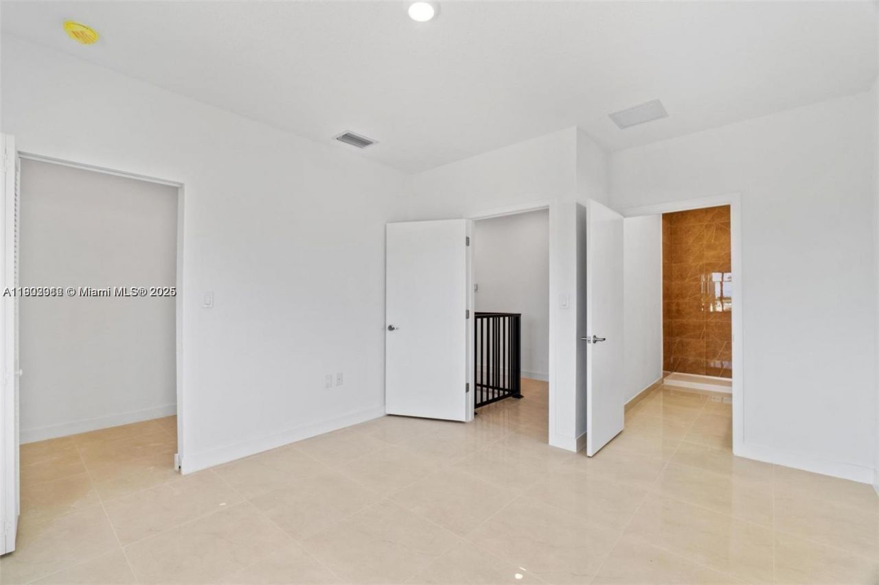 1119 NW 1st St, Florida City, FL 33034 Photo