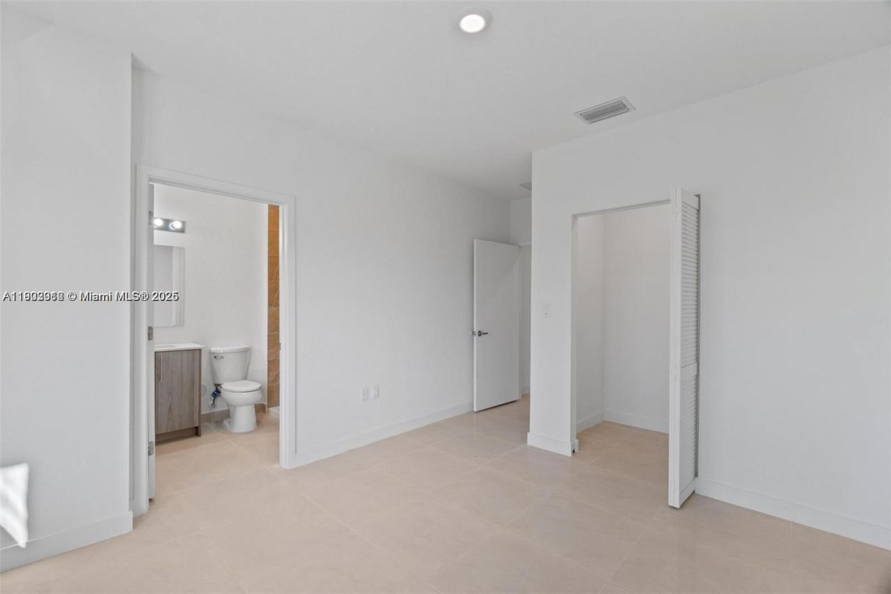 1119 NW 1st St, Florida City, FL 33034 Photo
