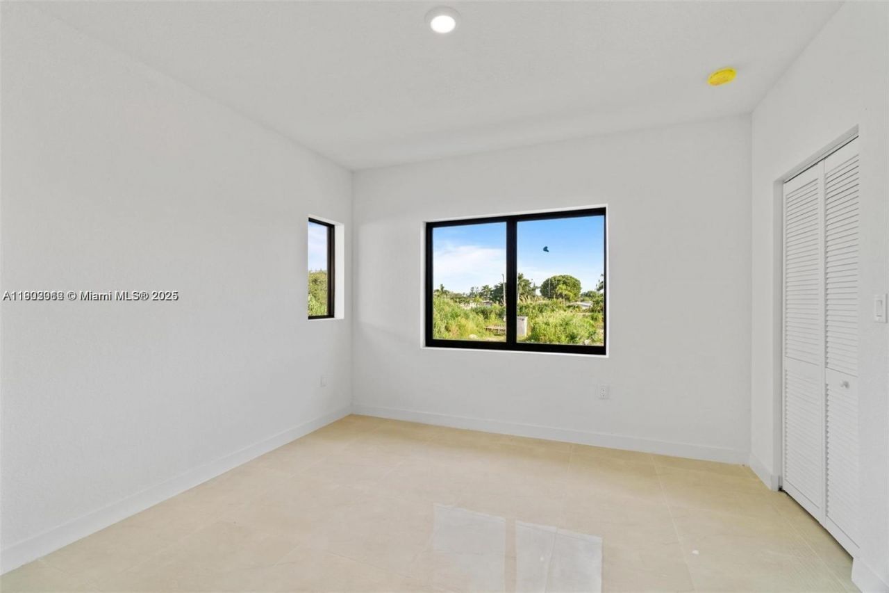 1119 NW 1st St, Florida City, FL 33034 Photo