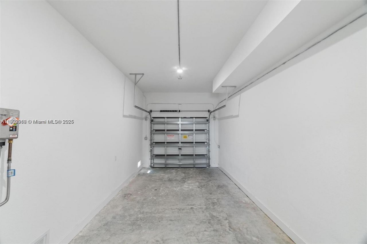 1119 NW 1st St, Florida City, FL 33034 Photo
