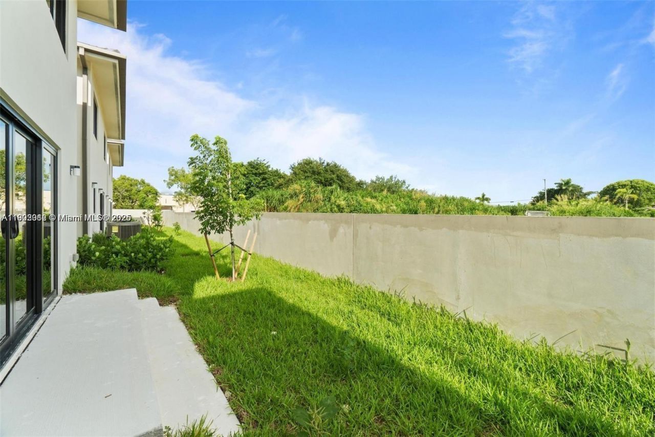 1119 NW 1st St, Florida City, FL 33034 Photo