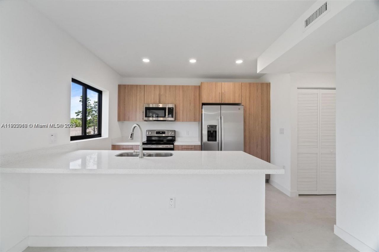 1119 NW 1st St, Florida City, FL 33034 Photo