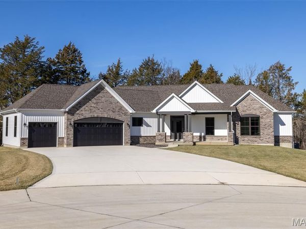 5 Schaper Farms Court, Foristell, MO 63348
