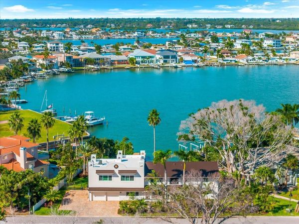 16895 1ST STREET E, NORTH REDINGTON BEACH, FL 33708