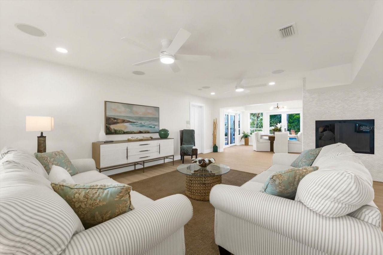 16895 1st Street E, North Redington Beach, FL 33708 Photo