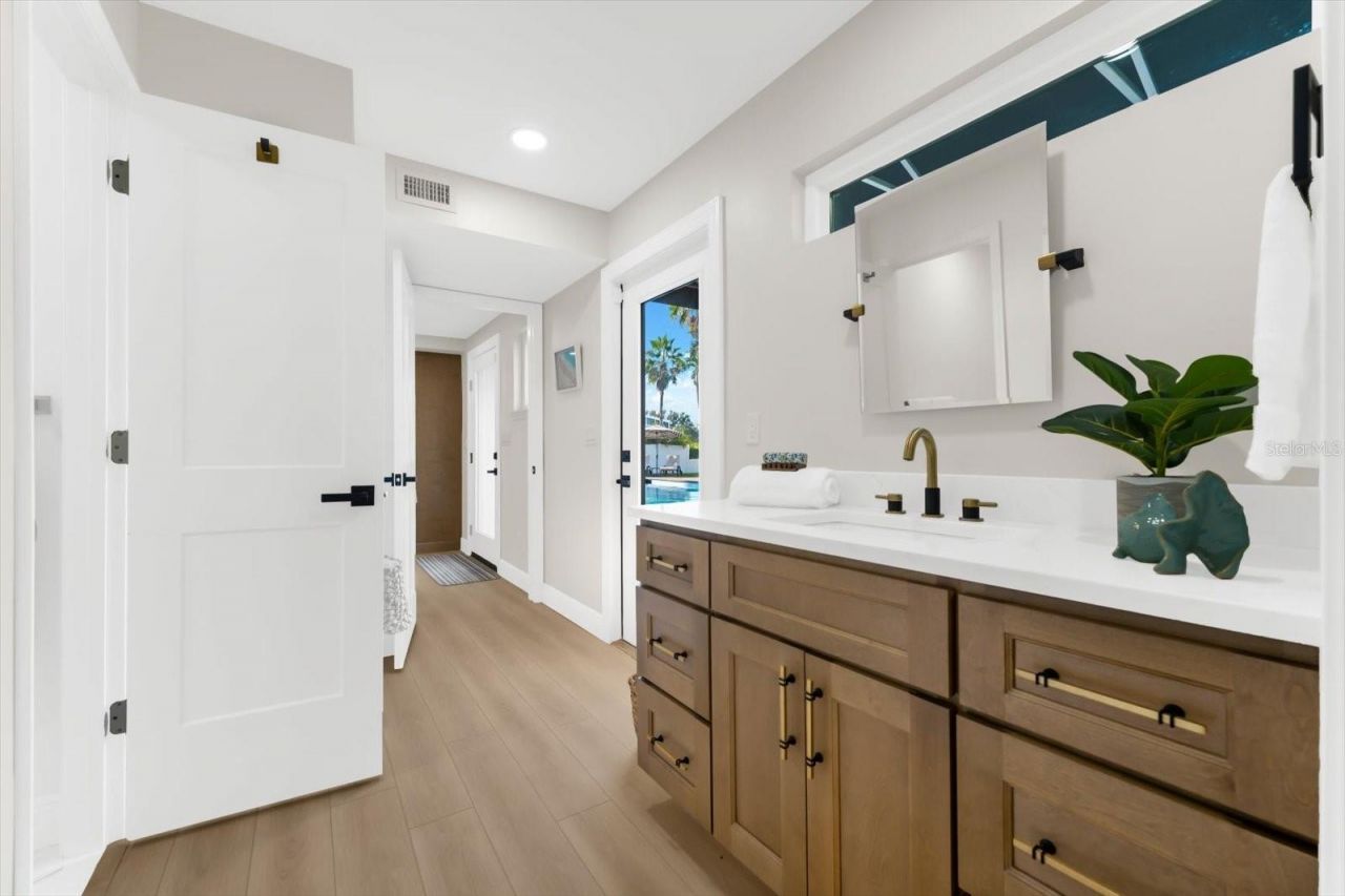 16895 1st Street E, North Redington Beach, FL 33708 Photo