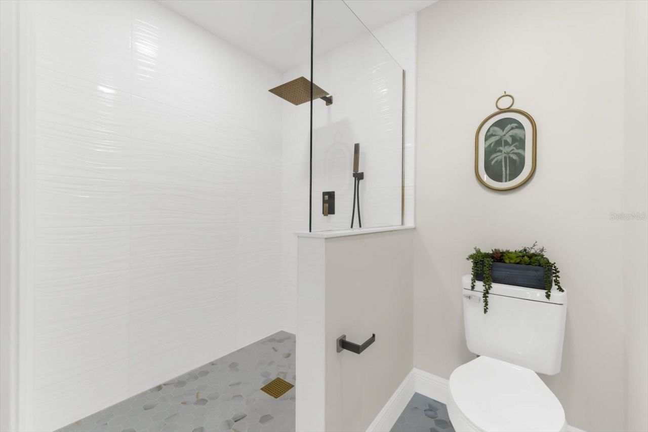 16895 1st Street E, North Redington Beach, FL 33708 Photo