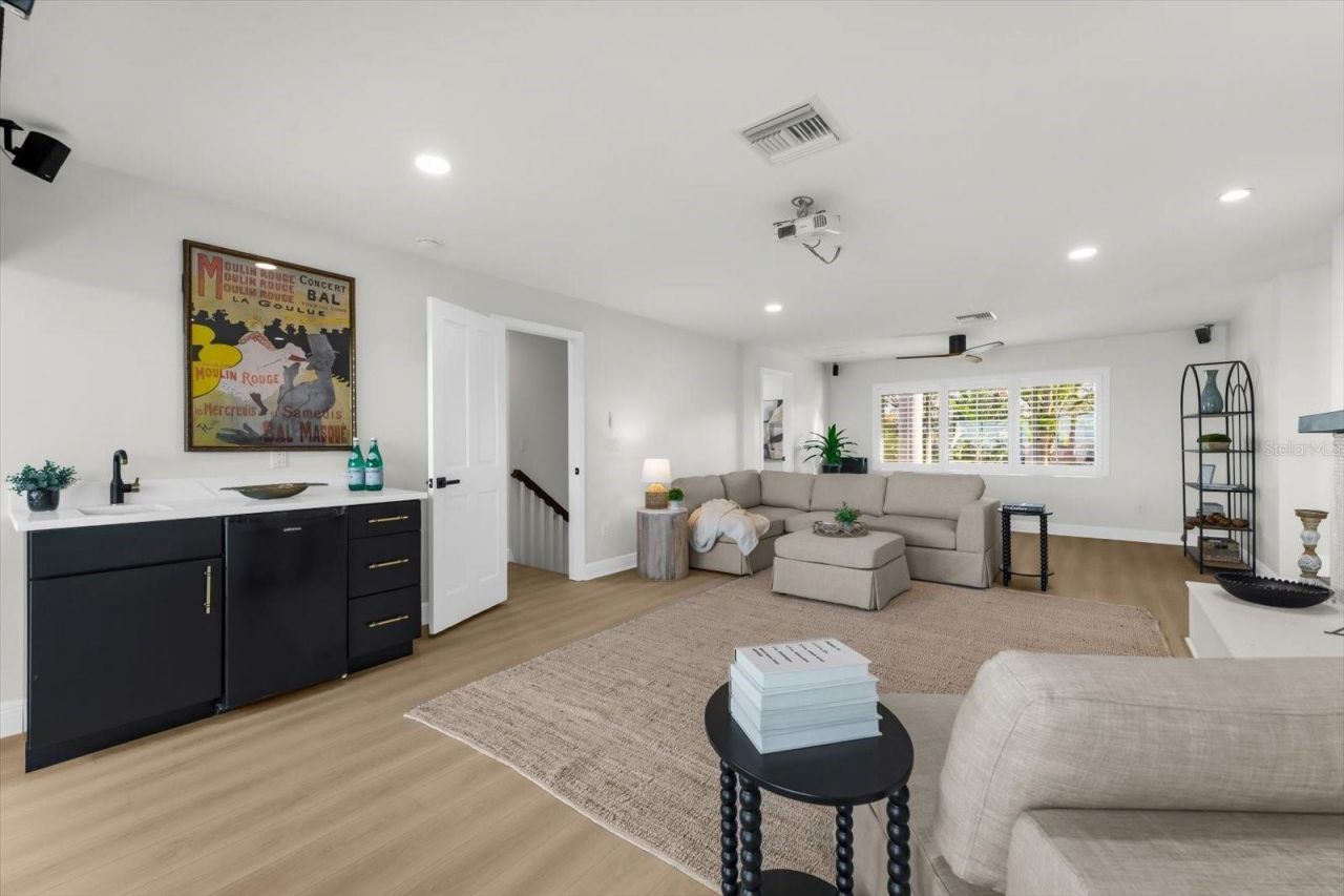 16895 1st Street E, North Redington Beach, FL 33708 Photo