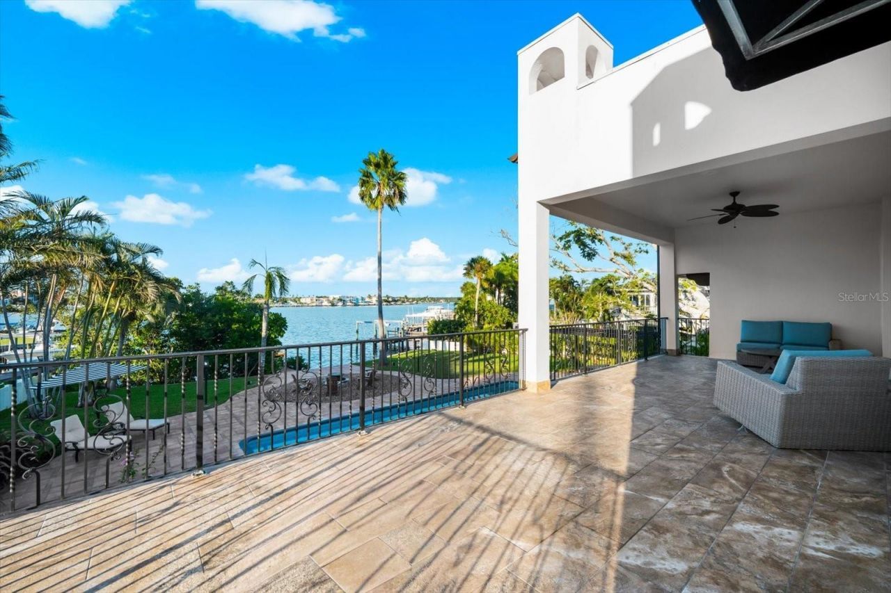 16895 1st Street E, North Redington Beach, FL 33708 Photo