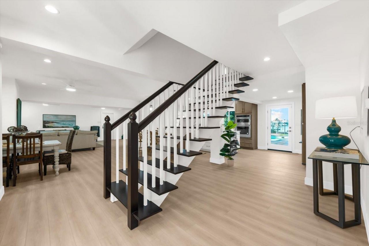 16895 1st Street E, North Redington Beach, FL 33708 Photo