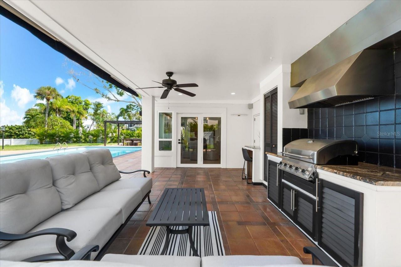 16895 1st Street E, North Redington Beach, FL 33708 Photo