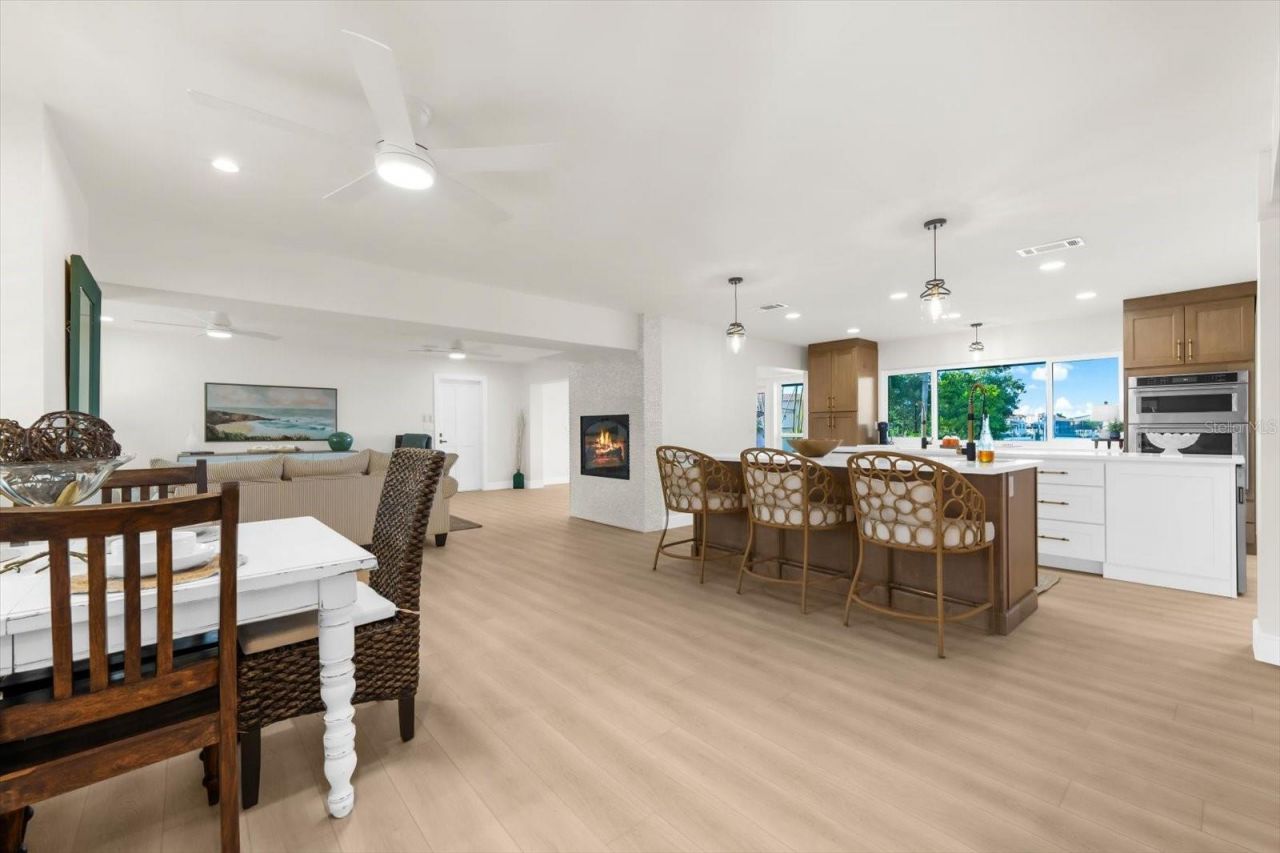 16895 1st Street E, North Redington Beach, FL 33708 Photo