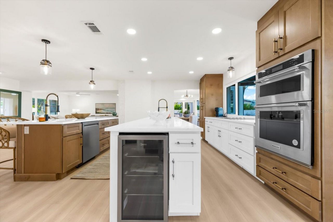 16895 1st Street E, North Redington Beach, FL 33708 Photo