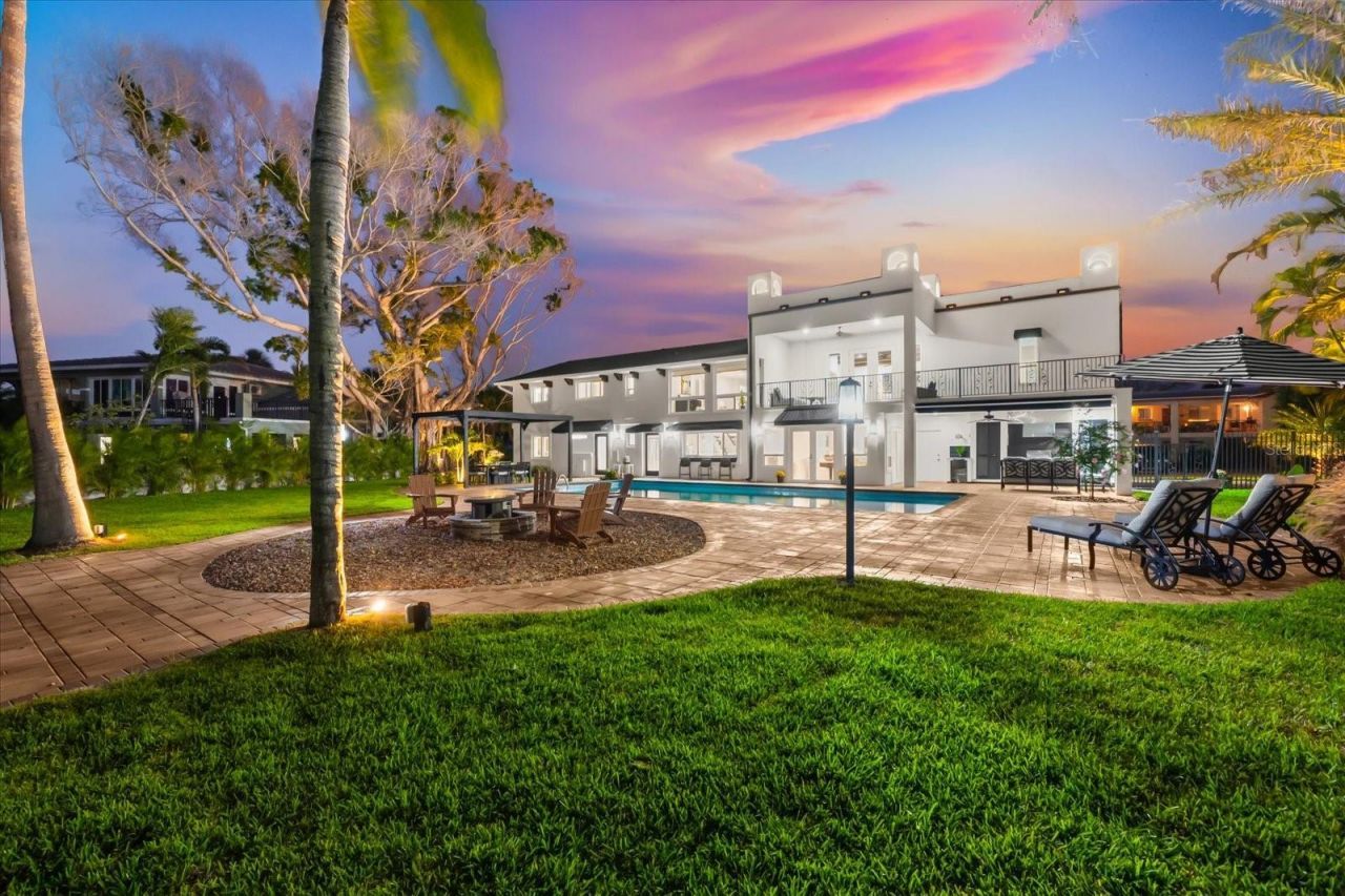 16895 1st Street E, North Redington Beach, FL 33708 Photo