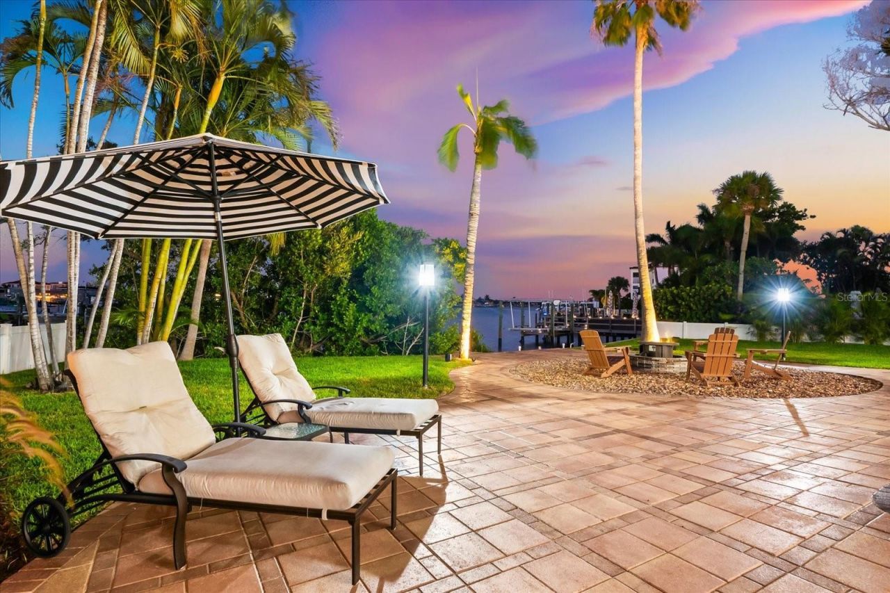 16895 1st Street E, North Redington Beach, FL 33708 Photo