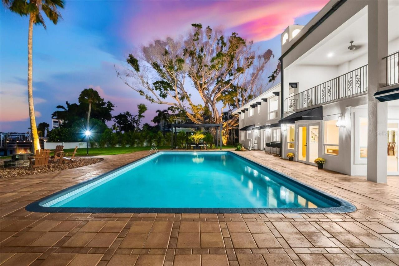 16895 1st Street E, North Redington Beach, FL 33708 Photo