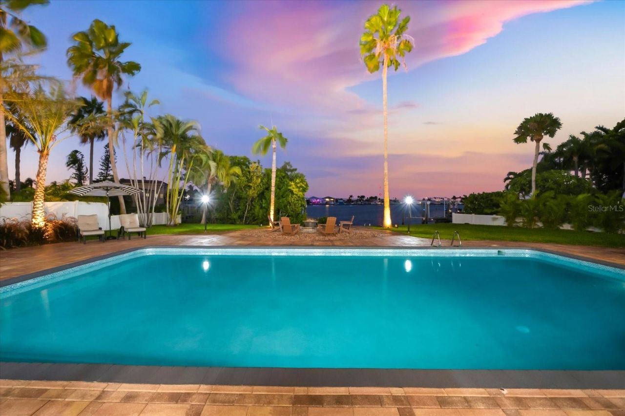 16895 1st Street E, North Redington Beach, FL 33708 Photo